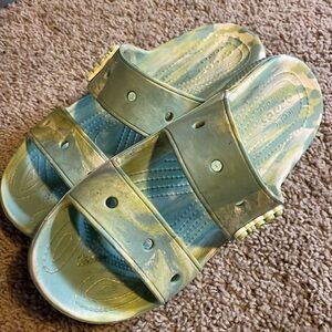 Crocs Classic marbled tie dye 2 strap sandals